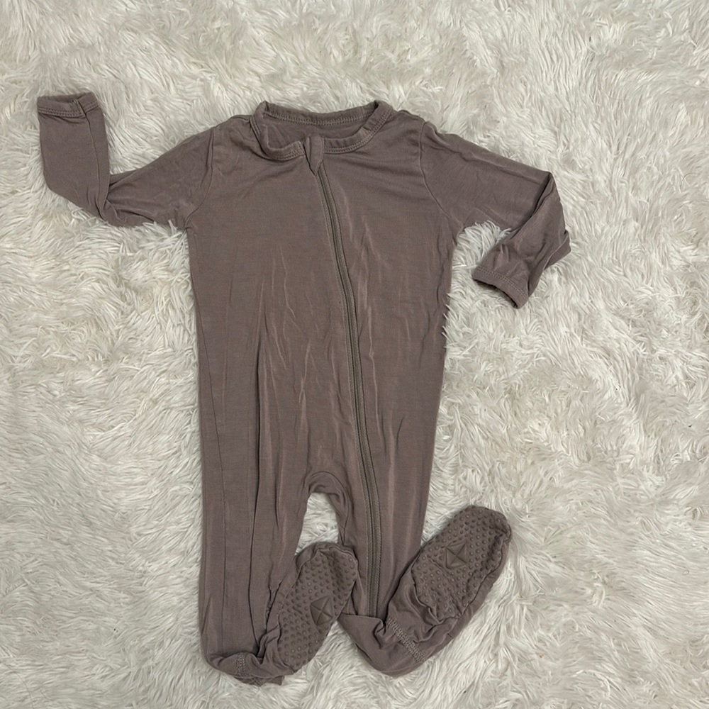 Kyte Baby Zippered Footie. Size 6-12M